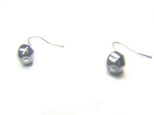 EHEXSS0812X Hematite S-Shape 8mm Earrings