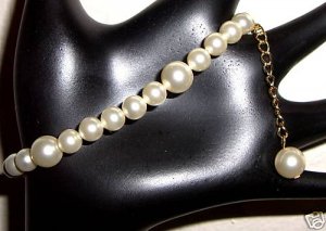 Wedding Bridal Gift Cream Crystal Pearl Bracelet made with SWAROVSKI ELEMENTS