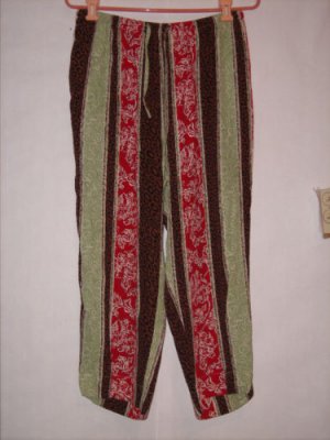 Weekend Traffic Multi-colored Pant Capris size L Lounge