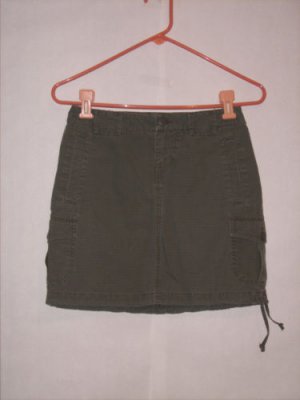 Mossimo Army Green Cargo Skirt size 1 Juniors Mini
