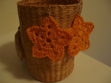 Gold star earrings crocheted