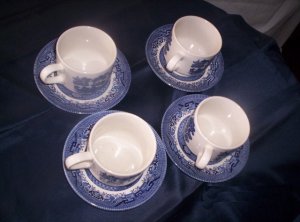 Blue Willow teacups and saucers
