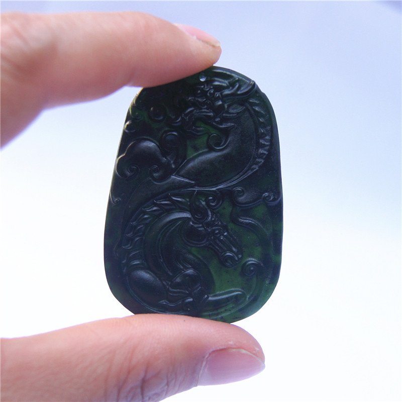 Hand-carved beautiful jade pendant jade pendant Longma spirit