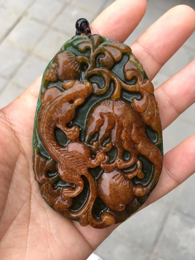 Hand-carved jade auspicious animal talisman jade pendant pendant pendant