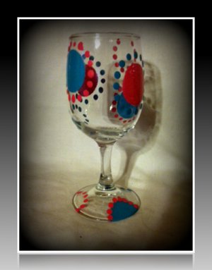 Pink and Blue Dots 8oz. Wine Glass