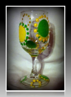 Green and Yellow Dots 8oz Wine Glass