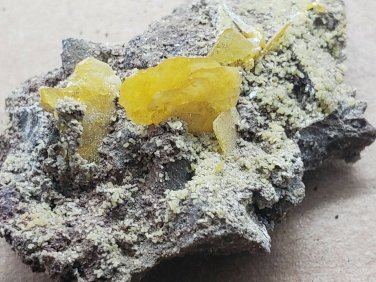 Stunning Wulfenite specimen
