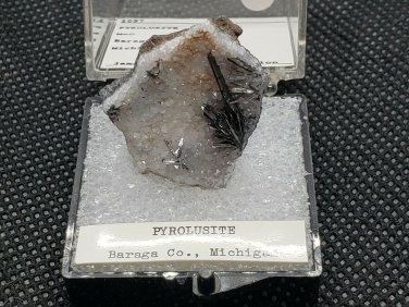 Beautiful Pyrolusite thumbnail specimen