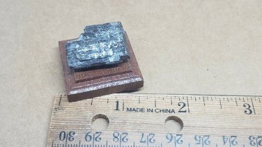 Beautiful Hubnerite specimen