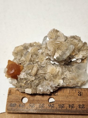 Stunning Scheelite w Goshenite specimen
