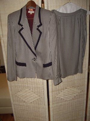 WOMENS HOUNDSTOOTH SUIT