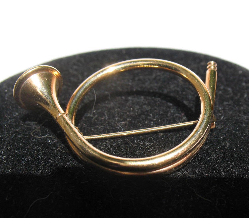 Goldtone French Horn Pin, 1â x 1 1/2â