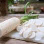 100 White Daikon Radish Raphanus Seeds