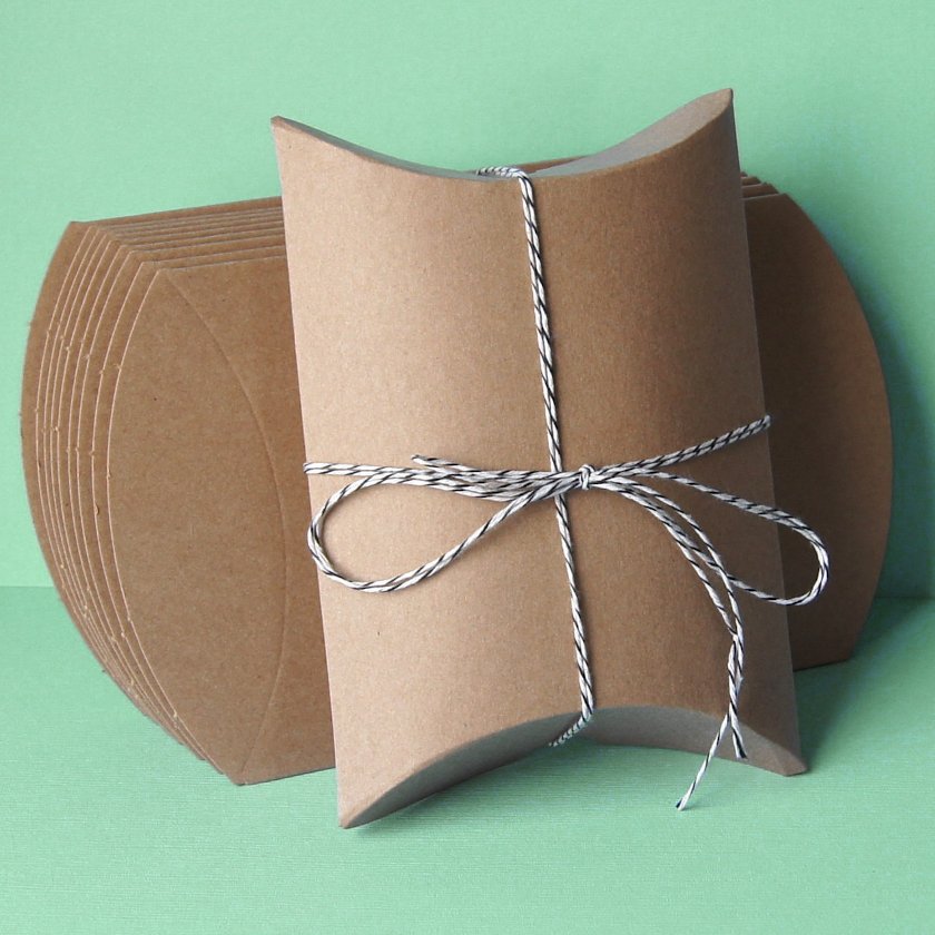 10 Blank Kraft Paper Pillow Boxes 3.5 x 3 x 1 Inch for Seed Favors