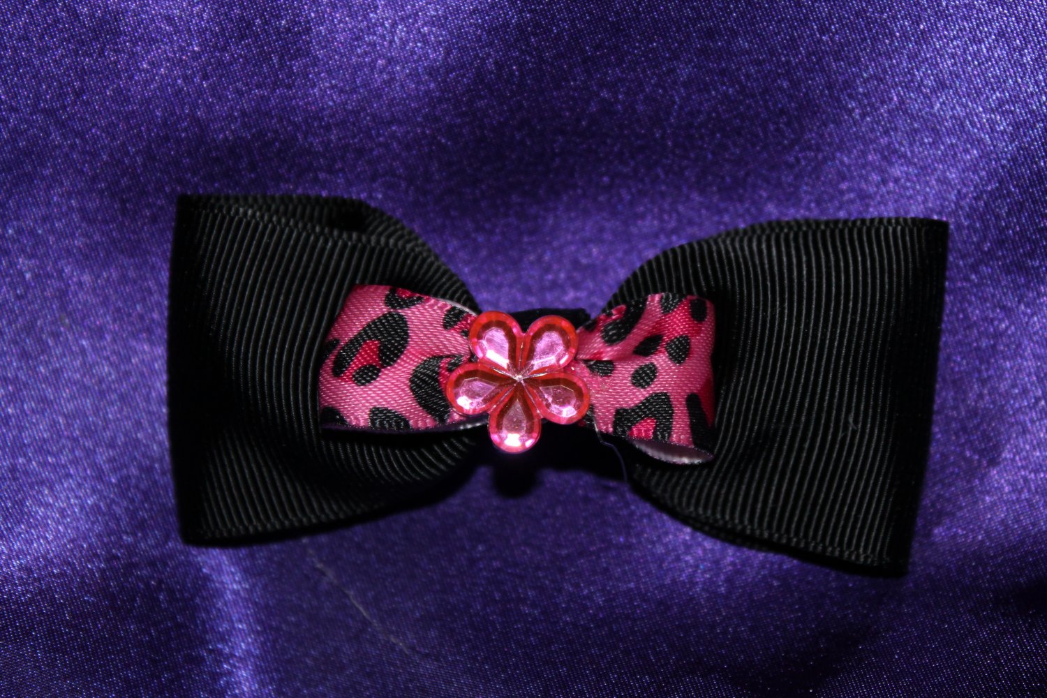 Double layer hair bow w/bling embellishment