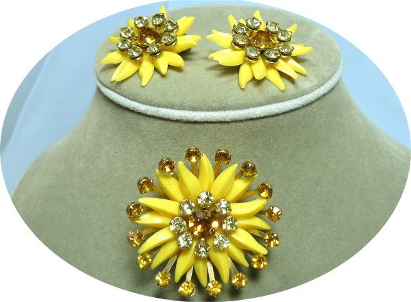 *Pretty Yellow Soft Plastic Vintage Brooch/Earrings: Accented with Sparkling Topaz and Lemon RS