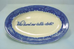 Vintage Japan Blue Willow Small Dish/Ashtray w/"Who Burnt Our Table-cloth?"