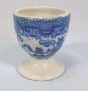 Vintage Single Egg Cup:  Blue Willow Pattern, Marked Japan