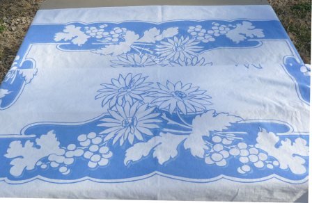 Vintage Queen Anne Med. Blue/White Tablecloth Sprinkled w/Daisies & Grapes, 48x52