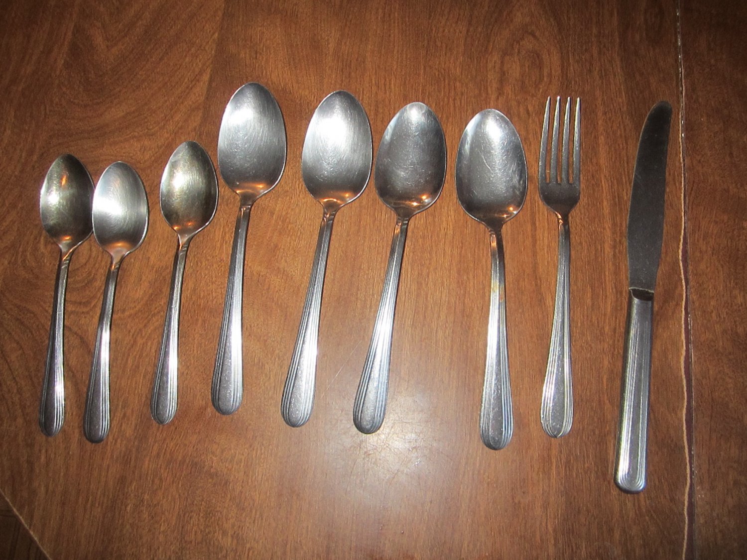 9 pc Silco Stainless USA Silverware (wtnk30)