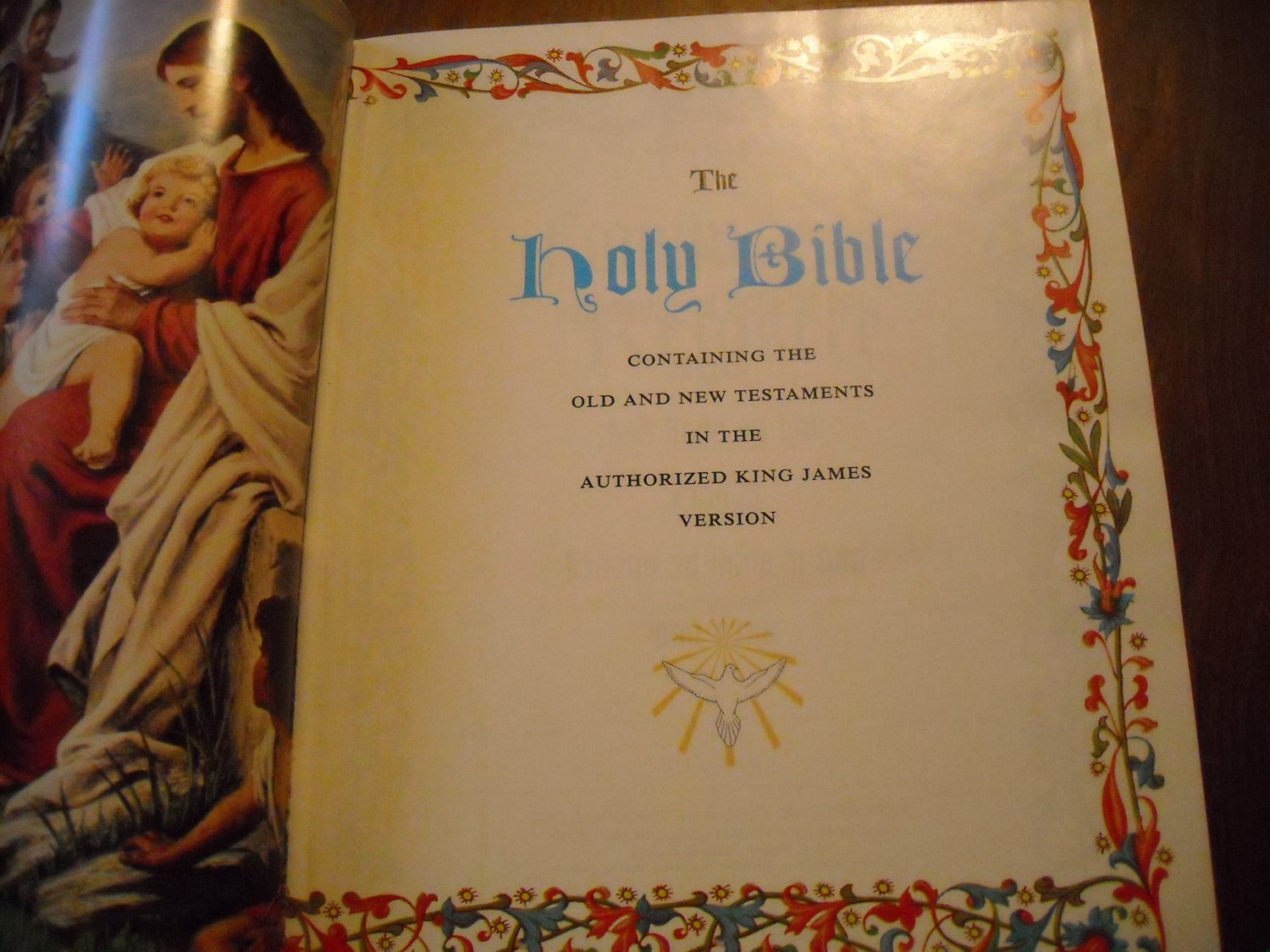 Holy Bible The Guiding Light Edition Old and New Testaments King James