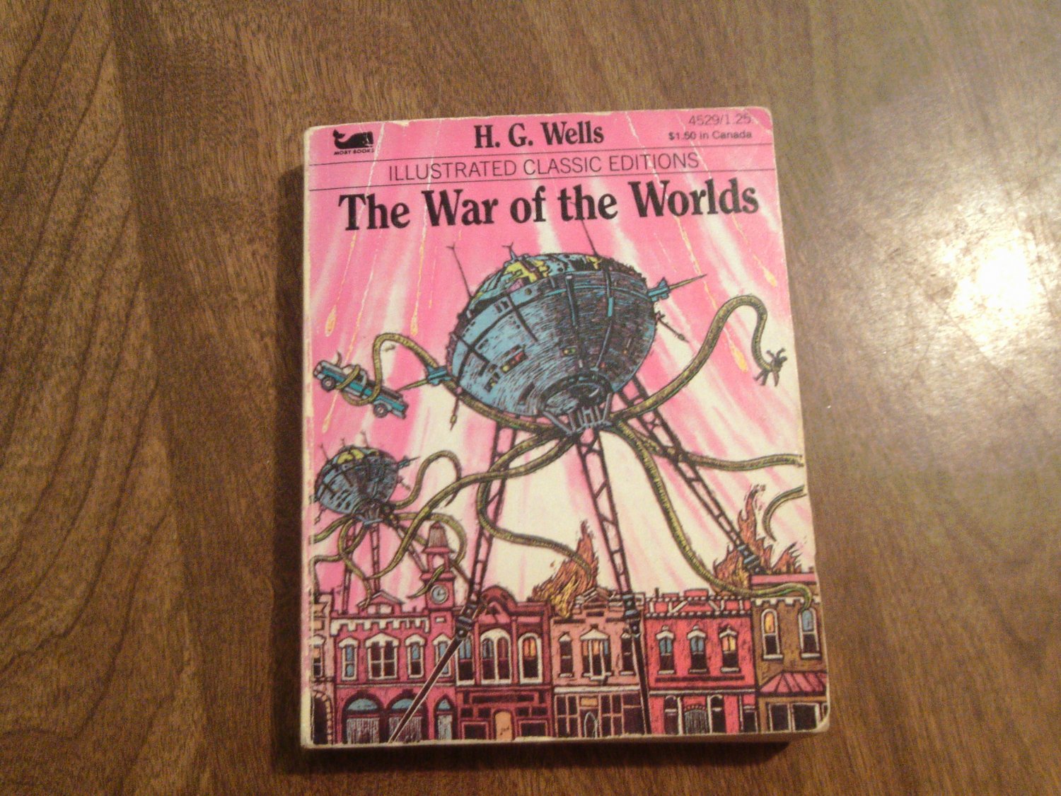 The War of the Worlds - illustrated classic condition - H. G. Wells