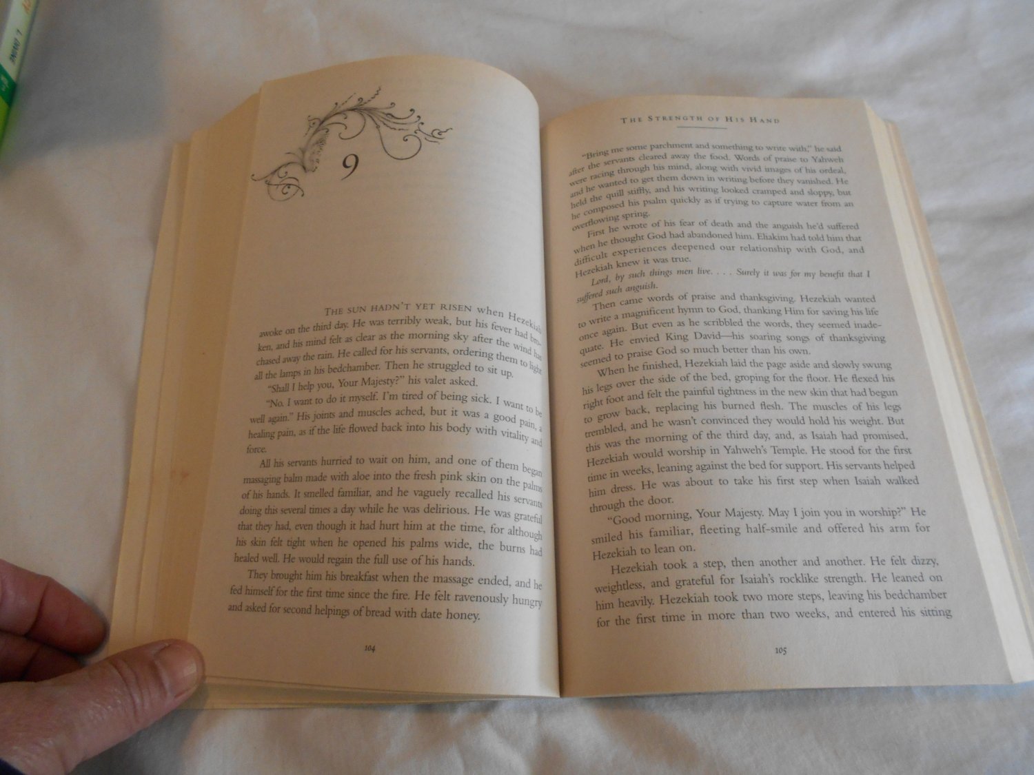 The Strength of His Hand by Lynn Austin (2005) (B26) Chronicles of the