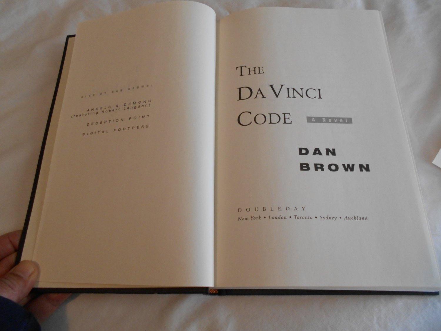 The Da Vinci Code by Dan Brown (2003) (R3) Robert Langdon #2, Doubleday HC