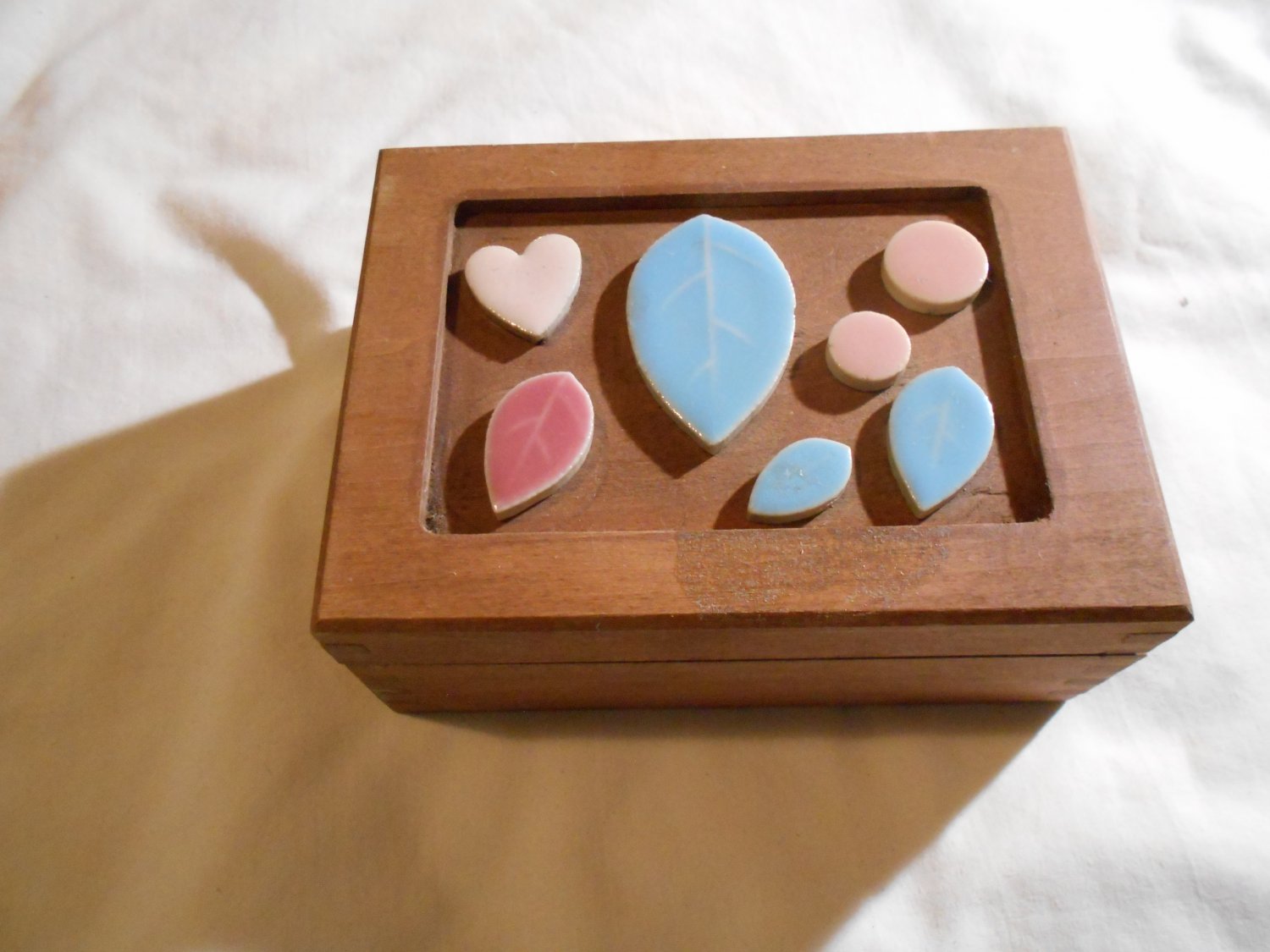 Wood Jewelry Box with Leaf, Heart and Circle Tiles on Top (167)