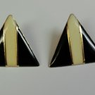 Black and White Triangle Pierced Earrings (BD2)