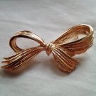 Gold Tone Bow Pin Brooch (BD3)