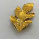 Woman's Gold Color Scarf Clip in Shape of a Leaf (SD2) Woman's Gold Color Scarf Clip in Shape of a Leaf (SD2)