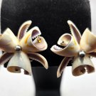 Tan Sea Shells with Topaz stones and Gray Bead in Center Clip on Earrings (CO1) Tan Sea Shells with Topaz stones and Gray Bead in Center Clip on Earrings (CO1)