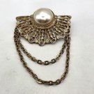 Gold Tone Brooch / Pin with Fauch Pearl Center and Clear Rhinestones (J1) Gold Tone Brooch / Pin with Fauch Pearl Center and Clear Rhinestones (J1)