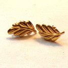 Tiny Gold Leaf Stud Pierced Earrings (BD2) Tiny Gold Leaf Stud Pierced Earrings (BD2)