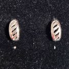 Small Silver Tone with a Leaf Style Pattern Pierced Earrings (BD2) Small Silver Tone with a Leaf Style Pattern Pierced Earrings (BD2)