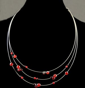 RED & CRYSTAL CHOKER