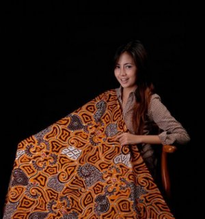 Batik	Ceramics	B-KM-198