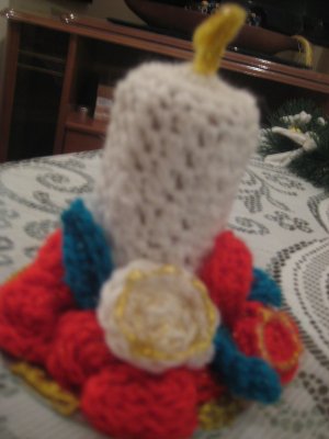 Crochet Christmas Candle with flowers