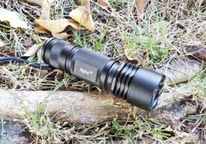 Wholesale Alpha CREE R2 LED Tactical Flashlight