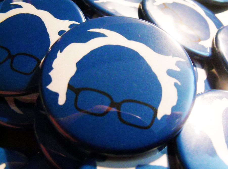 100 1.25" BERNIE SANDERS pinback buttons badges pack
