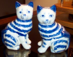 Beautiful Blue Cat Kitty Figurines Hand Painted Unique