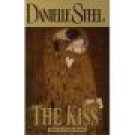 The Kiss ~ Danielle Steel ~ Paperback ~ 526-143