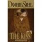 The Kiss ~ Danielle Steel ~ Paperback ~ 526-143