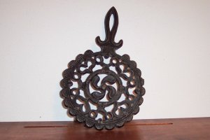 Wrought Iron Trivet Wall Art Decor Round Scalloped Edge locw20