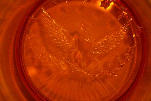 Vintage Amber Depression Glass Eagle Stars Patriotic ASHTRAY Retired Pressed Glass Box3