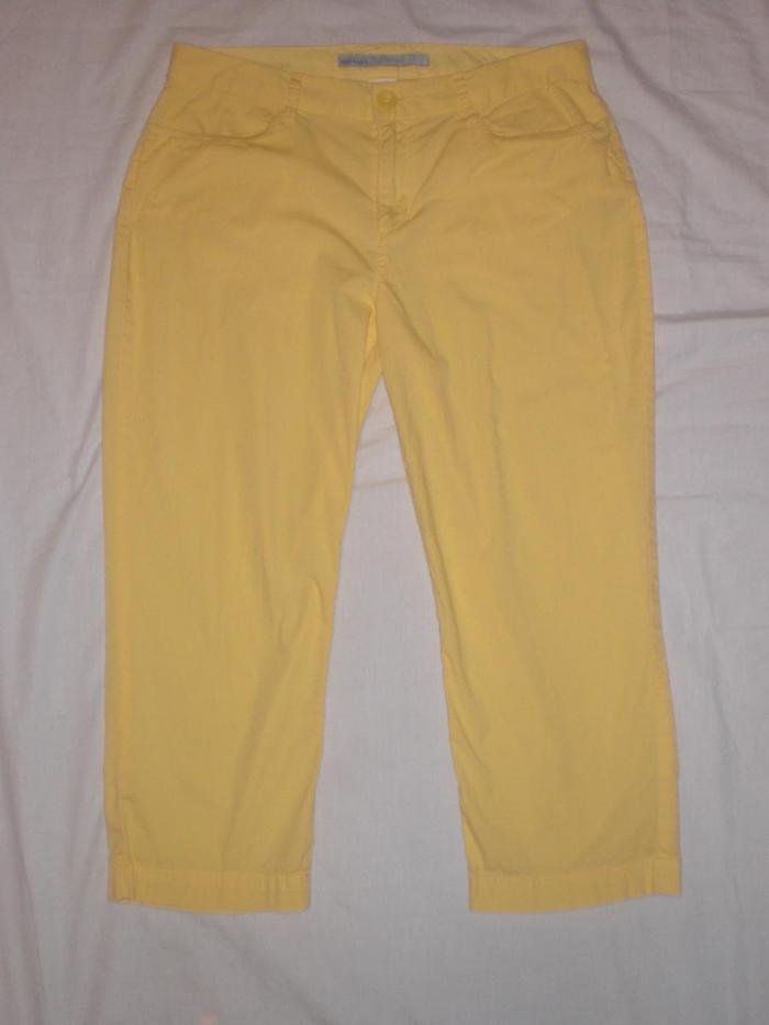 Old Navy Classic Rise Stretch Yellow Crop Pants Size 8