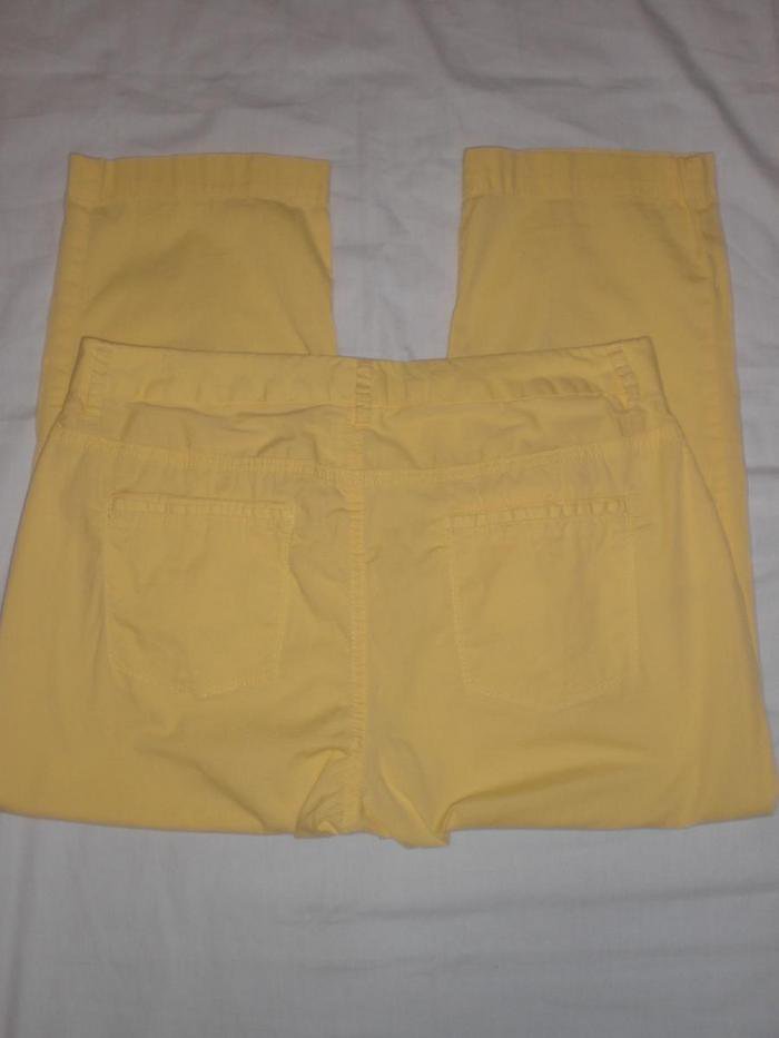 Old Navy Classic Rise Stretch Yellow Crop Pants Size 8