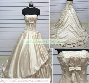 Strapless Ivory Taffeta Ruffled Applique Beaded Chapel Train Wedding Dress Bridal Gown S25