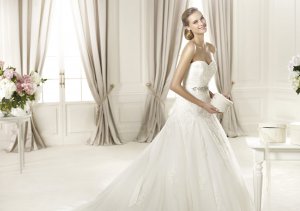 2013 Strapless White Ivory Tulle Alencon Lace Aplique Belt Beaded Bridal Gown wedding dress